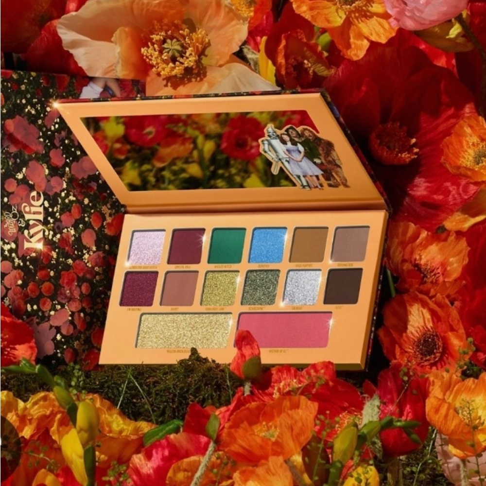 KYLIE COSMETICS x The Wizard Of Oz Eyeshadow Eye & Face Pressed Powder Palette
